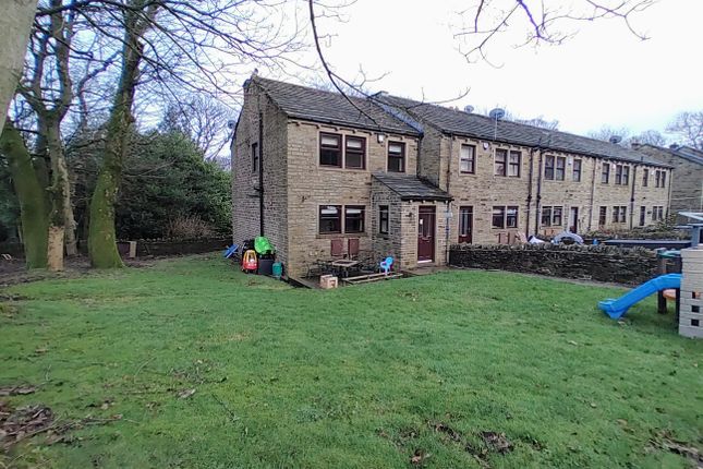 Thumbnail Town house to rent in Wellfield Gardens, Queensbury, Bradford
