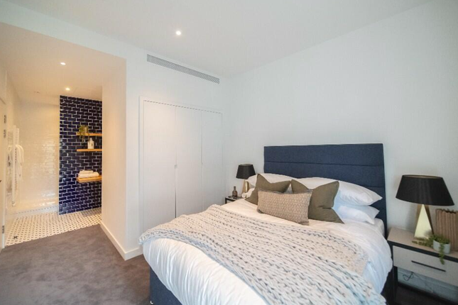 Flat for sale in Trinity Buoy Wharf, Orchard Place, London