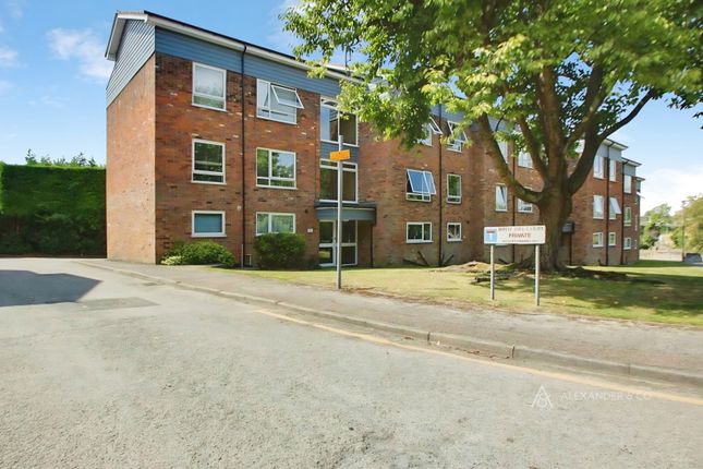 1-bed flat on White Hill Court, Hertfordshire, £1,350/mo