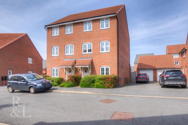 Town house for sale in Bluebell Avenue, Cotgrave, Nottingham