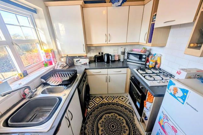 Flat 5, 4, Poppy Close, Nuneaton photo 3