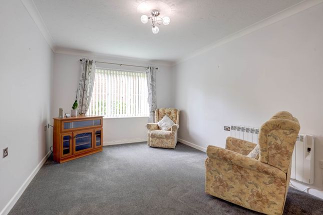 Flat 16, Ryan Court, White Cliff Mill Street, Blandford Forum photo 4