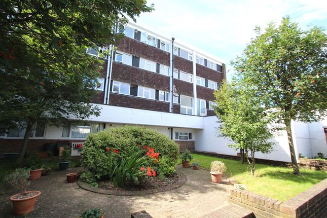 Thumbnail Flat to rent in St Marks Hill Road, Surbiton