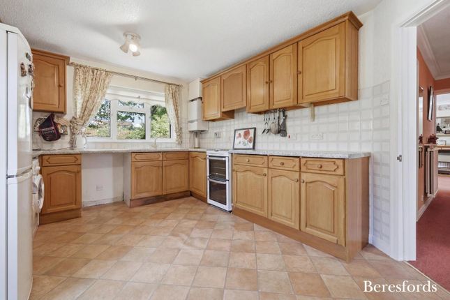 22, Walsingham Way, Essex photo 2