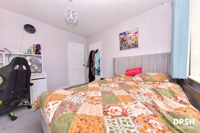 7 Muirhead Drive, Bradford photo 4