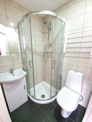 6, Wheelers Fold, Wolverhampton photo 2
