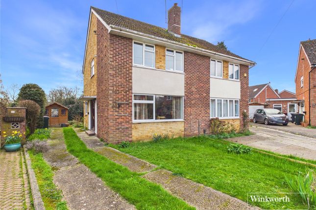 3-bed semi-detached on 32a, Lea Close, Berkshire, £315,000