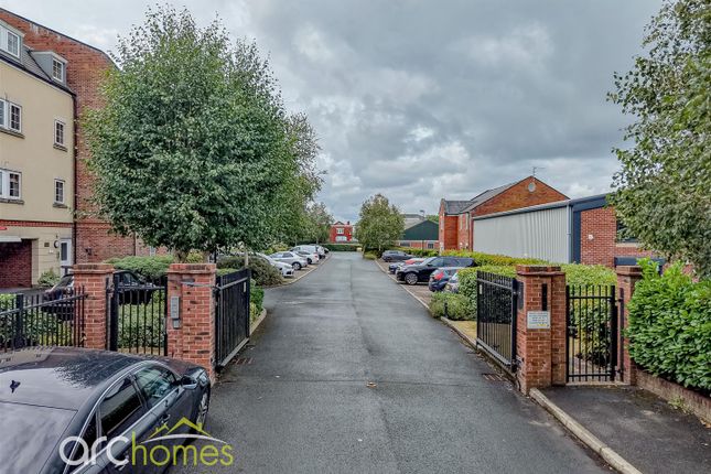 4, Beckford Court, Manchester photo 4