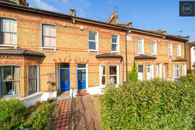 Thumbnail Terraced house for sale in Buckingham Road, South Woodford, London