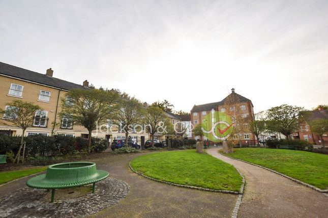 1-bed flat on 20 Albany Gardens, Albany Gardens, Colchester, £1,000/mo