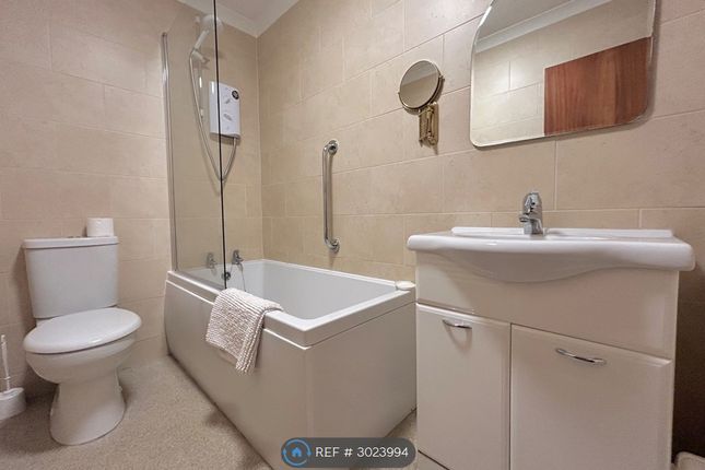 Flat, St Marys Avenue, Harrogate photo 3