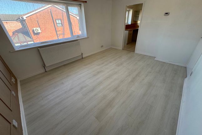 67 Gorton Lane, Manchester photo 3