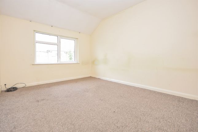 12a, KETTERING photo 3