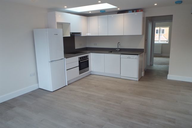 170C, Stevenage photo 2