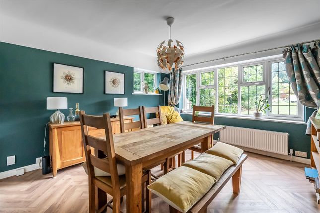 Ranmore, Fir Tree Road, Leatherhead photo 4