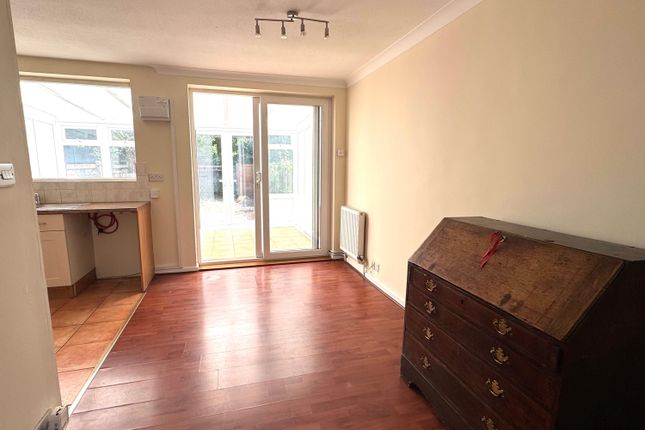 3, Grange Place, Staines-upon-Thames photo 4