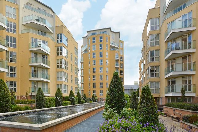 Thumbnail Flat for sale in Water Gardens Square, London