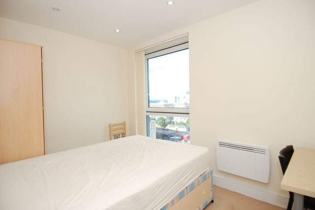 Flat to rent in Prestons Road, London