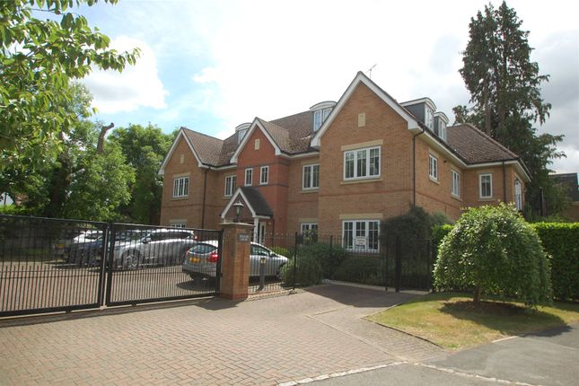 Thumbnail Flat for sale in Willow Court, 42 Oval Way, Gerrards Cross, Buckinghamshire