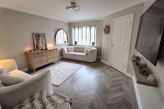 19, Fergus Manor, Blackburn photo 2