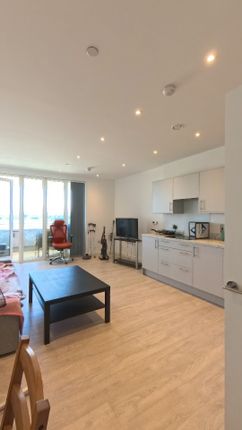 Flat to rent in Northgate Road, Barking