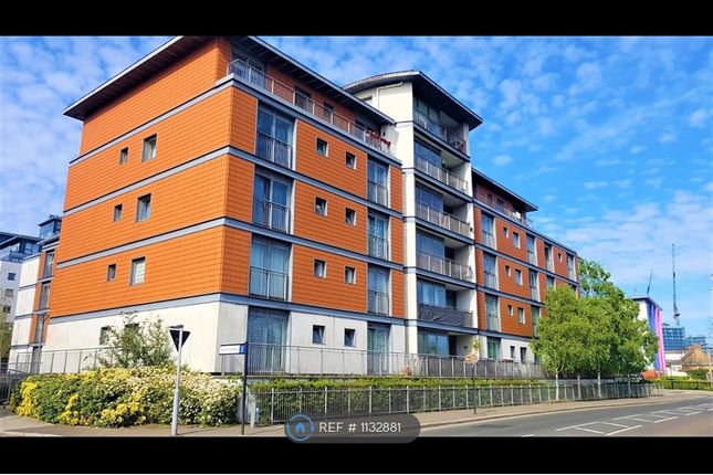 Thumbnail Flat to rent in Brentford, Middlesex