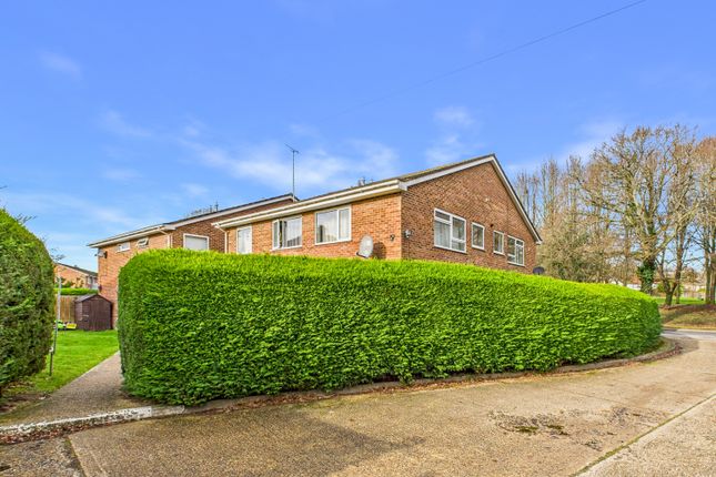 4, Hollybrook Court Chalet Hill, Bordon photo 3