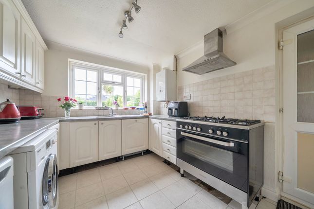 16, Poplar Way, Midhurst, GU29 photo 4