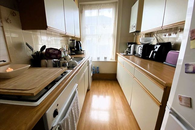 Flat for sale in Overcliffe, Gravesend