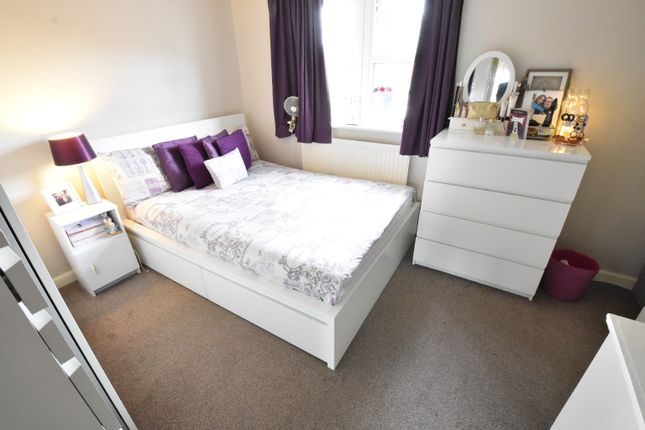 Terraced house for sale in Cresswell Gardens, Luton, Bedfordshire