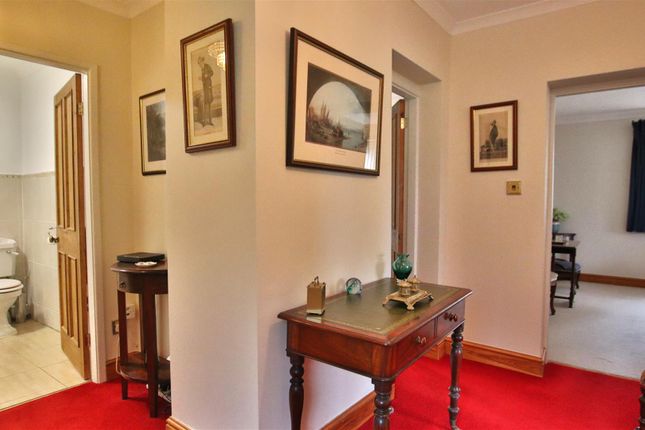 2, Twyning Manor, Tewkesbury photo 3