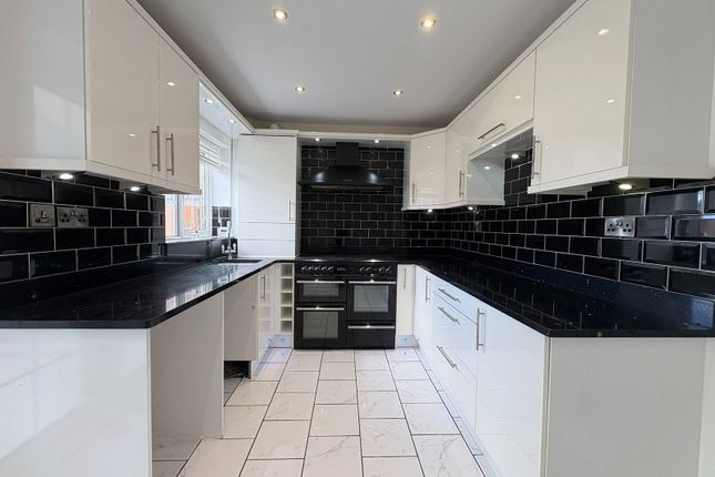 11, Aragon Close, Lydiate photo 3