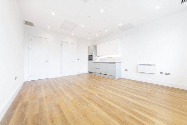 Thumbnail Flat to rent in Atria House, 219 Bath Road, Slough