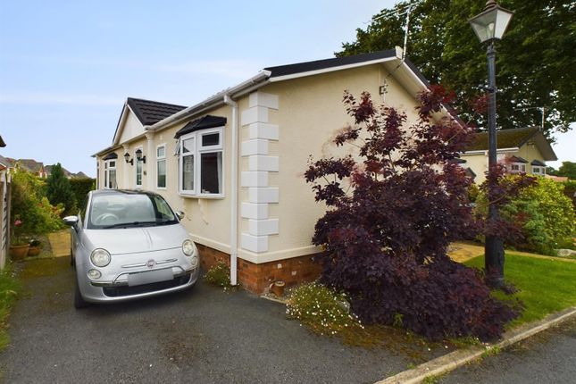 Thumbnail Mobile/park home for sale in Oakfield Park, Gresford Road, Llay