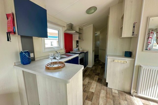 Broadland Sands Holiday Park, Corton photo 4