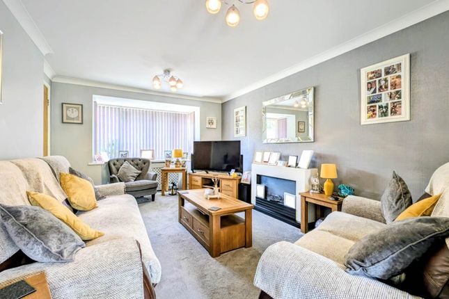 1, Maple Leaf Drive, Bordon photo 3