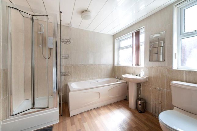 11, Walker House,, Phoenix Road, London photo 3