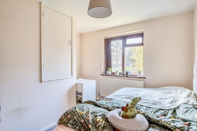 Flat for sale in Littlemore, Oxford