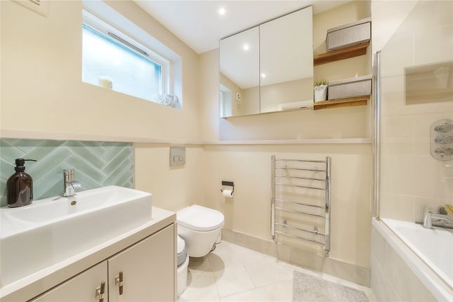 Flat for sale in Hillfield Avenue, London