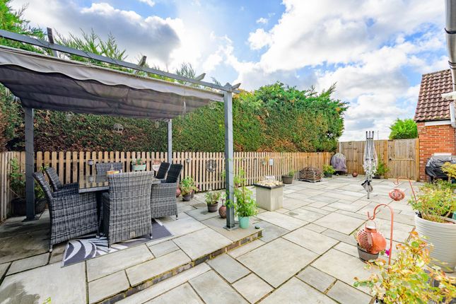 15 Vinces Road, Diss photo 4