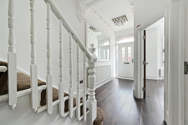 134, Chamberlayne Road, Kensal Rise, London photo 2