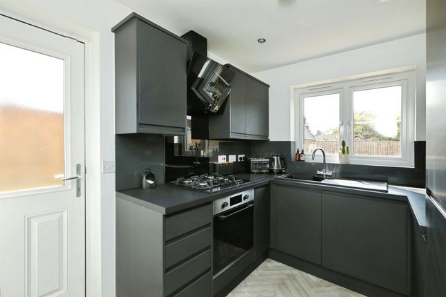 8, Almond Court, DONCASTER photo 4