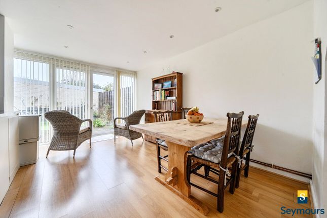 7, Fisher Rowe Close, Guildford photo 4