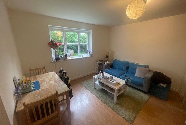 Flat to rent in Upton Close, London