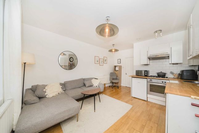 Flat 2, 98, Ellison Road, London photo 4