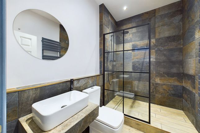 Bed 4 Ensuite