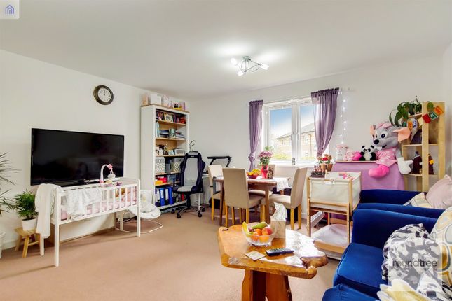 Flat for sale in Dogrose Court, Wenlock Gardens, Hendon