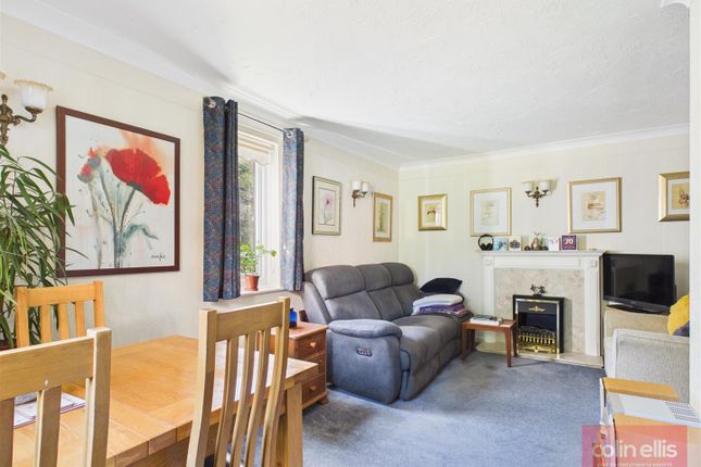 Flat 12 Hartford Court, 33, Filey Road, Scarborough photo 3