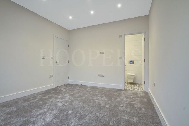 Detached house to rent in Brook Road, Neasden, London