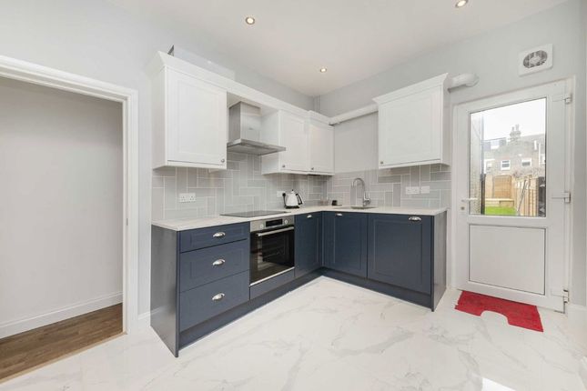 Ground Floor Flat, 16, Midmoor Road, London photo 3